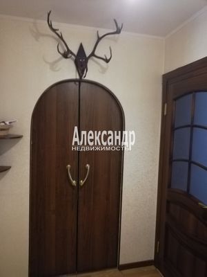 Продам двухкомнатную (2-комн.) квартиру, Варвары Петровой ул, 6, Понтонный п
