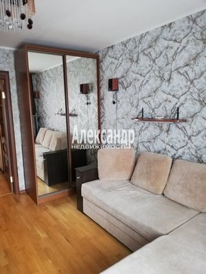 Продам двухкомнатную (2-комн.) квартиру, Варвары Петровой ул, 6, Понтонный п