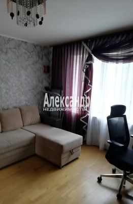 Продам двухкомнатную (2-комн.) квартиру, Варвары Петровой ул, 6, Понтонный п