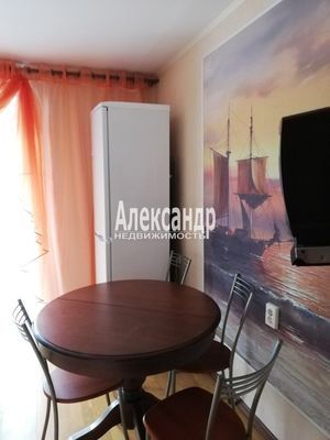 Продам двухкомнатную (2-комн.) квартиру, Варвары Петровой ул, 6, Понтонный п