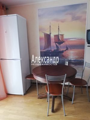 Продам двухкомнатную (2-комн.) квартиру, Варвары Петровой ул, 6, Понтонный п