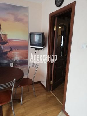 Продам двухкомнатную (2-комн.) квартиру, Варвары Петровой ул, 6, Понтонный п