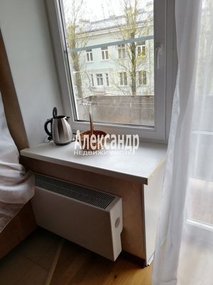 Продам двухкомнатную (2-комн.) квартиру, Варвары Петровой ул, 6, Понтонный п
