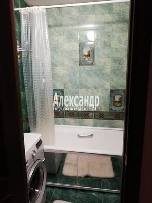Продам двухкомнатную (2-комн.) квартиру, Варвары Петровой ул, 6, Понтонный п