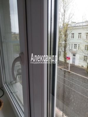 Продам двухкомнатную (2-комн.) квартиру, Варвары Петровой ул, 6, Понтонный п