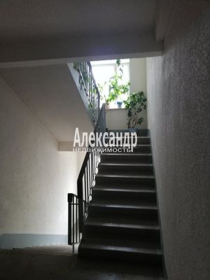Продам двухкомнатную (2-комн.) квартиру, Варвары Петровой ул, 6, Понтонный п