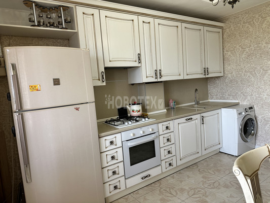 Продам трехкомнатную (3-комн.) квартиру, 50 лет Октября ул, 37, Северская ст-ца