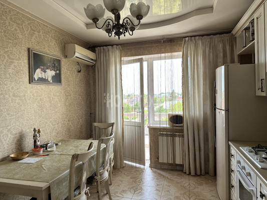 Продам трехкомнатную (3-комн.) квартиру, 50 лет Октября ул, 37, Северская ст-ца