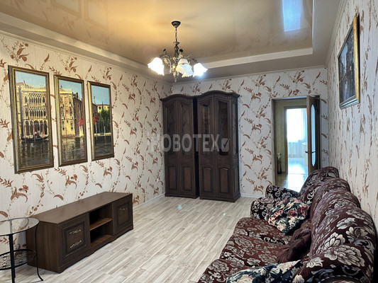 Продам трехкомнатную (3-комн.) квартиру, 50 лет Октября ул, 37, Северская ст-ца