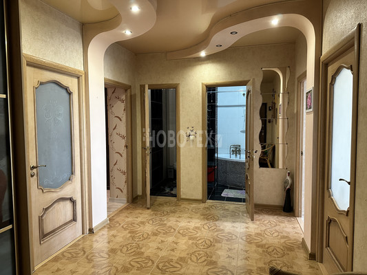 Продам трехкомнатную (3-комн.) квартиру, 50 лет Октября ул, 37, Северская ст-ца