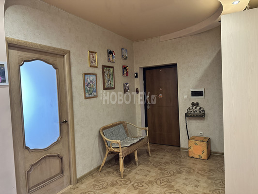 Продам трехкомнатную (3-комн.) квартиру, 50 лет Октября ул, 37, Северская ст-ца