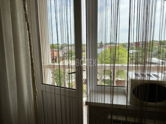 Продам трехкомнатную (3-комн.) квартиру, 50 лет Октября ул, 37, Северская ст-ца