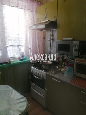 Продам многокомнатную квартиру, Садовый пер, 4, Рощино гп