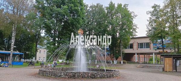 Продам многокомнатную квартиру, Садовый пер, 4, Рощино гп