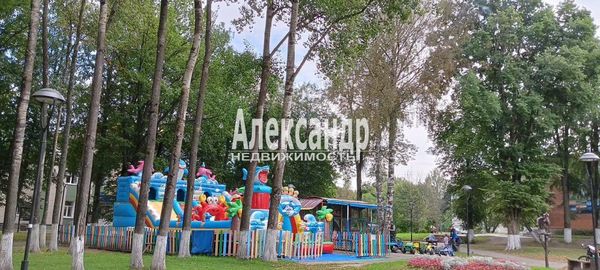Продам многокомнатную квартиру, Садовый пер, 4, Рощино гп