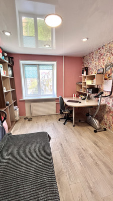 Продам трехкомнатную (3-комн.) квартиру, Пролетарская ул, 31, Воткинск г