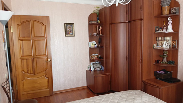 Продам трехкомнатную (3-комн.) квартиру, Красногвардейский б-р, 27к2, Подольск г