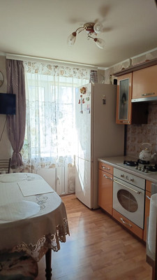 Продам трехкомнатную (3-комн.) квартиру, Красногвардейский б-р, 27к2, Подольск г
