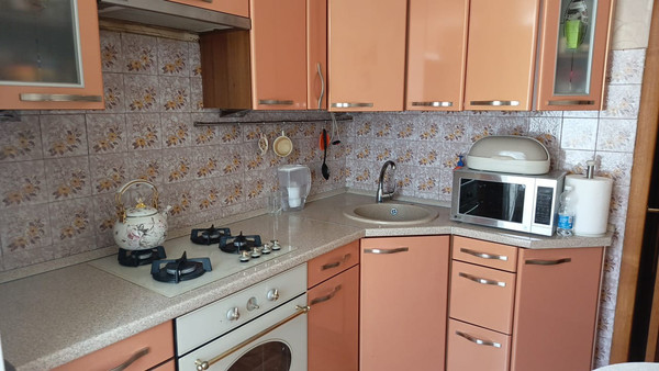 Продам трехкомнатную (3-комн.) квартиру, Красногвардейский б-р, 27к2, Подольск г