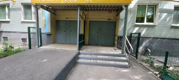 Продам трехкомнатную (3-комн.) квартиру, Комарова б-р, 26, Ростов-на-Дону г