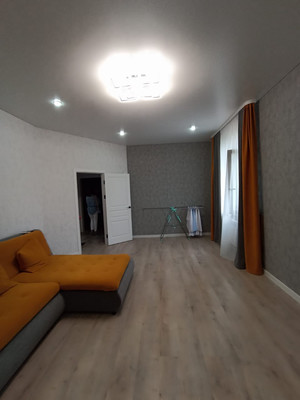 Продам двухкомнатную (2-комн.) квартиру, Великой Победы б-р, 13Б, Волгодонск г