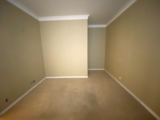 Продам трехкомнатную (3-комн.) квартиру, Университетский пр-кт, 21к1, Москва г