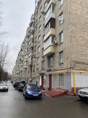 Продам трехкомнатную (3-комн.) квартиру, Университетский пр-кт, 21к1, Москва г