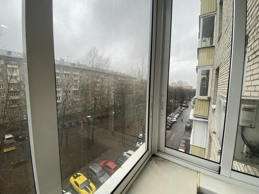Продам трехкомнатную (3-комн.) квартиру, Университетский пр-кт, 21к1, Москва г