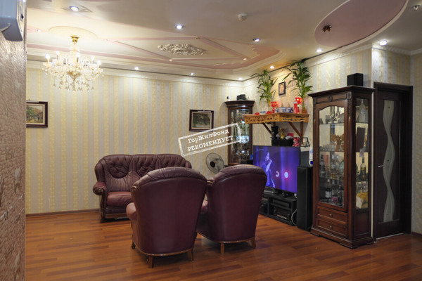 Продам трехкомнатную (3-комн.) квартиру, Ленинский пр-кт, 111к1, Москва г