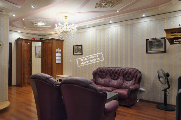 Продам трехкомнатную (3-комн.) квартиру, Ленинский пр-кт, 111к1, Москва г
