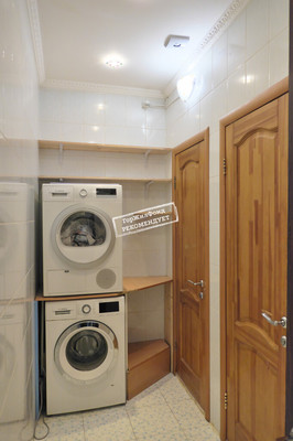 Продам трехкомнатную (3-комн.) квартиру, Ленинский пр-кт, 111к1, Москва г