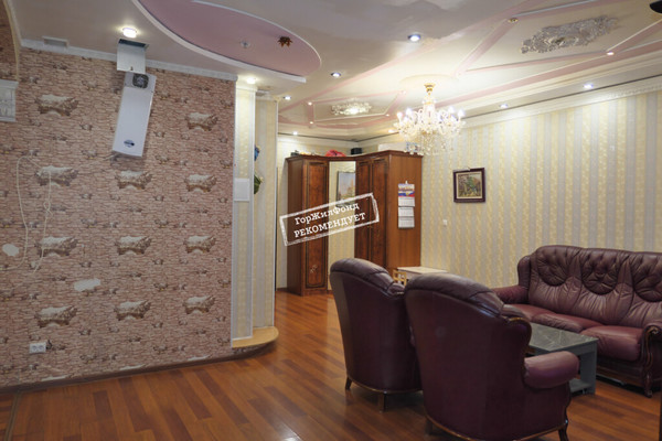 Продам трехкомнатную (3-комн.) квартиру, Ленинский пр-кт, 111к1, Москва г