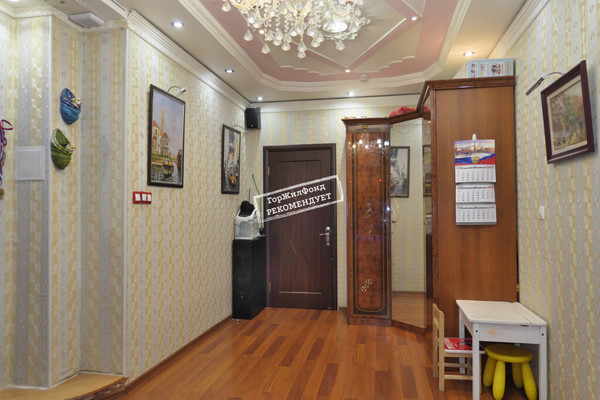 Продам трехкомнатную (3-комн.) квартиру, Ленинский пр-кт, 111к1, Москва г