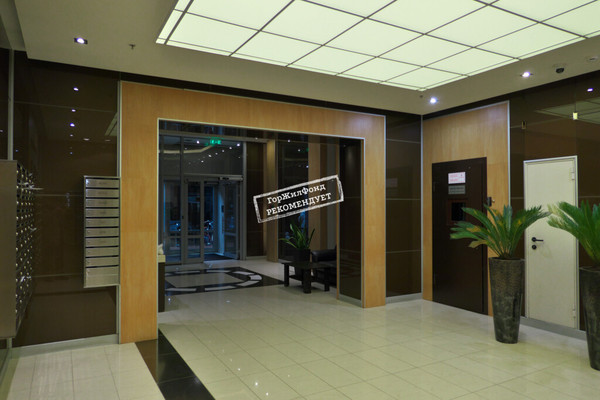 Продам трехкомнатную (3-комн.) квартиру, Ленинский пр-кт, 111к1, Москва г