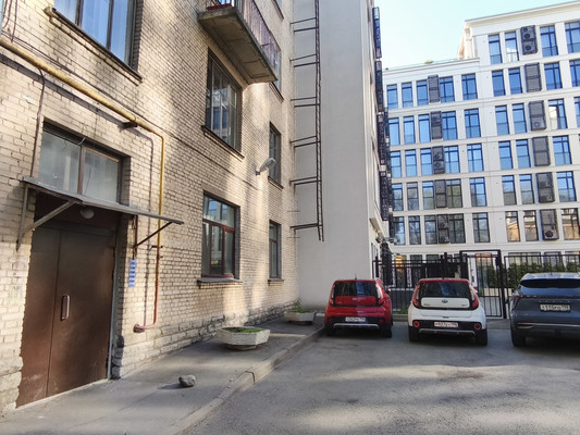 Продам двухкомнатную (2-комн.) квартиру, 20-я В.О. линия, 3В, Санкт-Петербург г