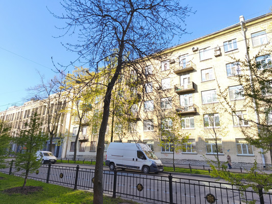 Продам двухкомнатную (2-комн.) квартиру, 20-я В.О. линия, 3В, Санкт-Петербург г