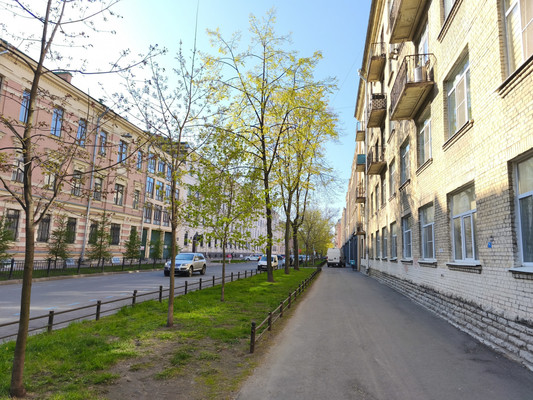 Продам двухкомнатную (2-комн.) квартиру, 20-я В.О. линия, 3В, Санкт-Петербург г