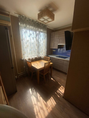 Продам однокомнатную (1-комн.) квартиру, Новочеркасский б-р, 53, Москва г