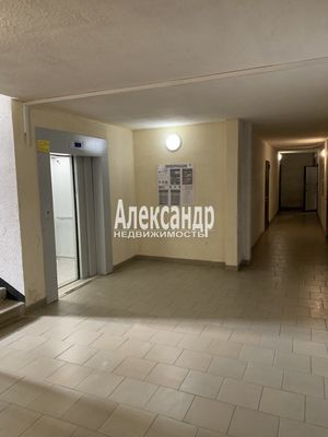 Продам однокомнатную (1-комн.) квартиру, Западный проезд, 11Ак2, имени Свердлова гп