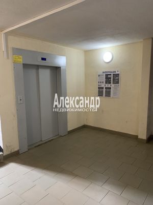 Продам однокомнатную (1-комн.) квартиру, Западный проезд, 11Ак2, имени Свердлова гп