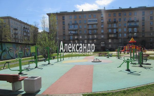 Продам трехкомнатную (3-комн.) квартиру, Юрия Гагарина пр-кт, 21, Санкт-Петербург г