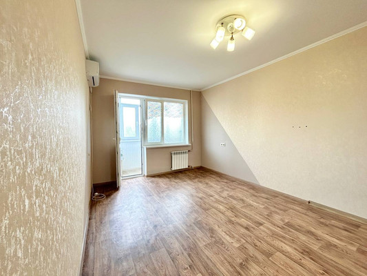 Продам однокомнатную (1-комн.) квартиру, 60 лет Октября ул, 19, Симферополь г