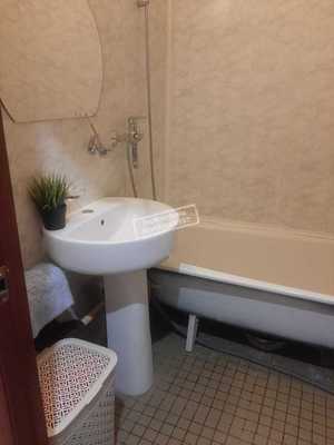Продам долю в 2-комн. квартире, Мячковский б-р, 19, Москва г
