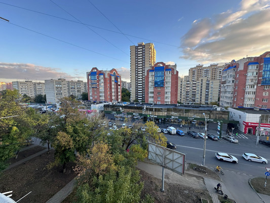 Продам трехкомнатную (3-комн.) квартиру, им. 40-летия Победы ул, 65, Краснодар г