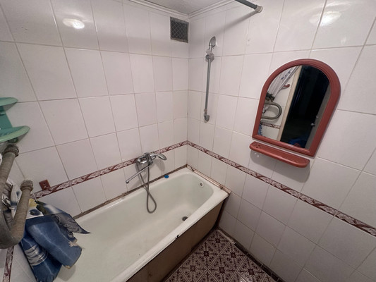 Продам трехкомнатную (3-комн.) квартиру, им. 40-летия Победы ул, 65, Краснодар г