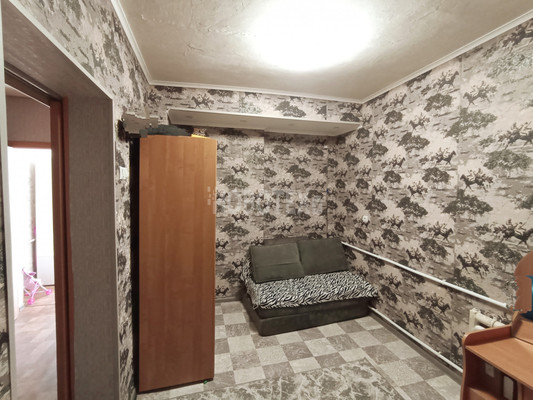 Продам двухкомнатную (2-комн.) квартиру, Исполкомовская ул, 74, Апшеронск г