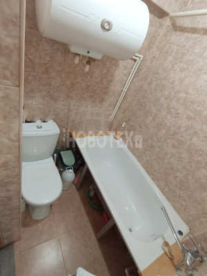 Продам двухкомнатную (2-комн.) квартиру, Исполкомовская ул, 74, Апшеронск г