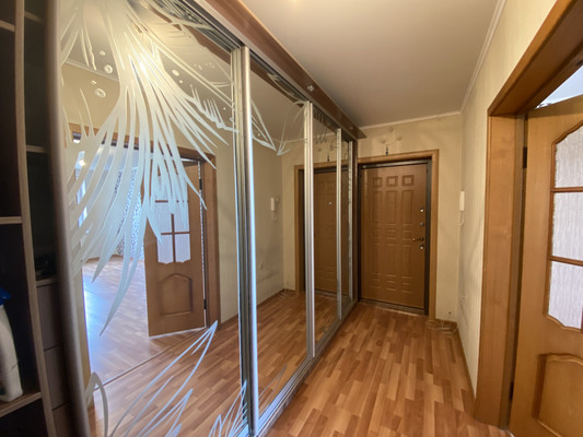Продам двухкомнатную (2-комн.) квартиру, Авиаторов ул, 2к1, Люберцы г