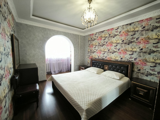 Продам трехкомнатную (3-комн.) квартиру, Шогенова ул, 18, Нальчик г