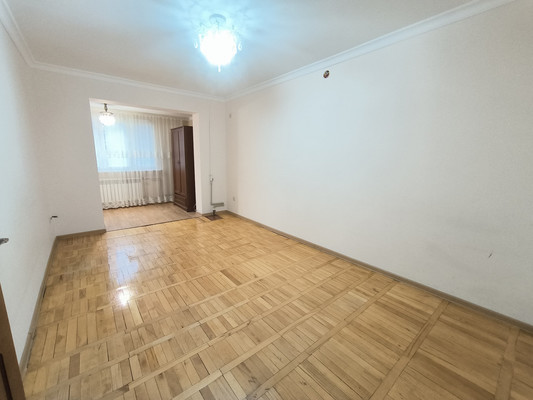 Продам однокомнатную (1-комн.) квартиру, Эльбрусская ул, 1кб, Нальчик г